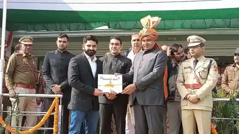 Dr Bhushan Kathuria receiving administrative appreciation for community healthcare and public service